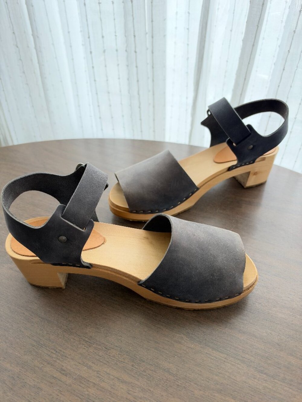 Bryr Emma Spanish Toe Low Heel Gray Nubuck Leather Clog Sandals Size 8 Womens